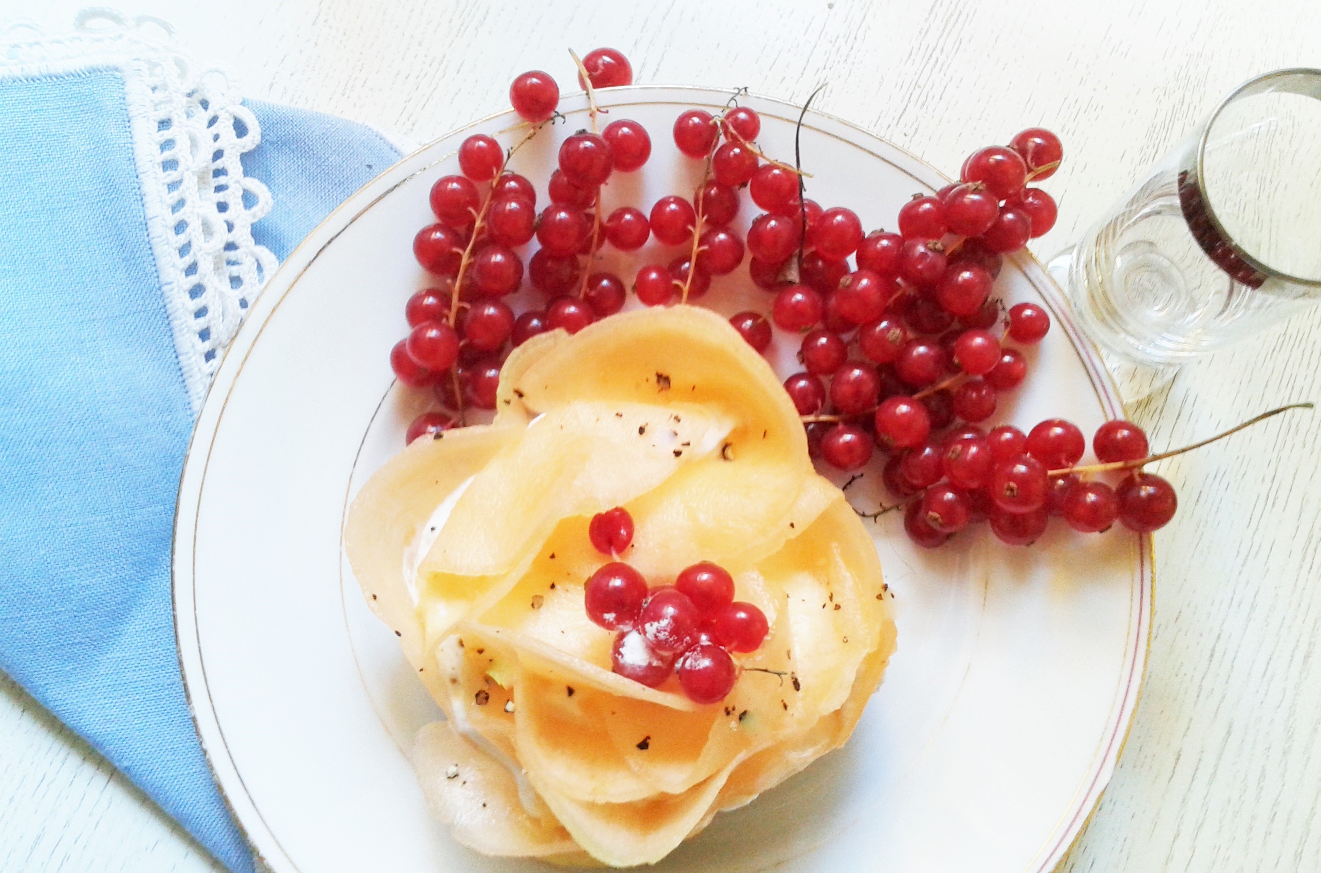 Montenegrina con crema di ricotta e folgie di melone al pepe di Szechuan